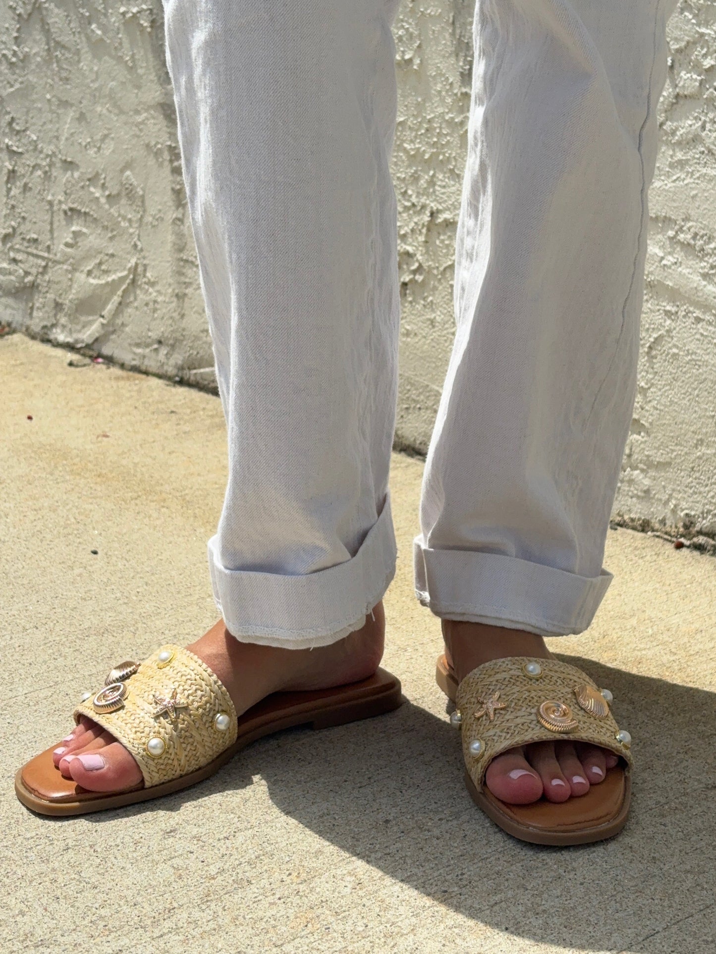 SONIO Seashell Sandals