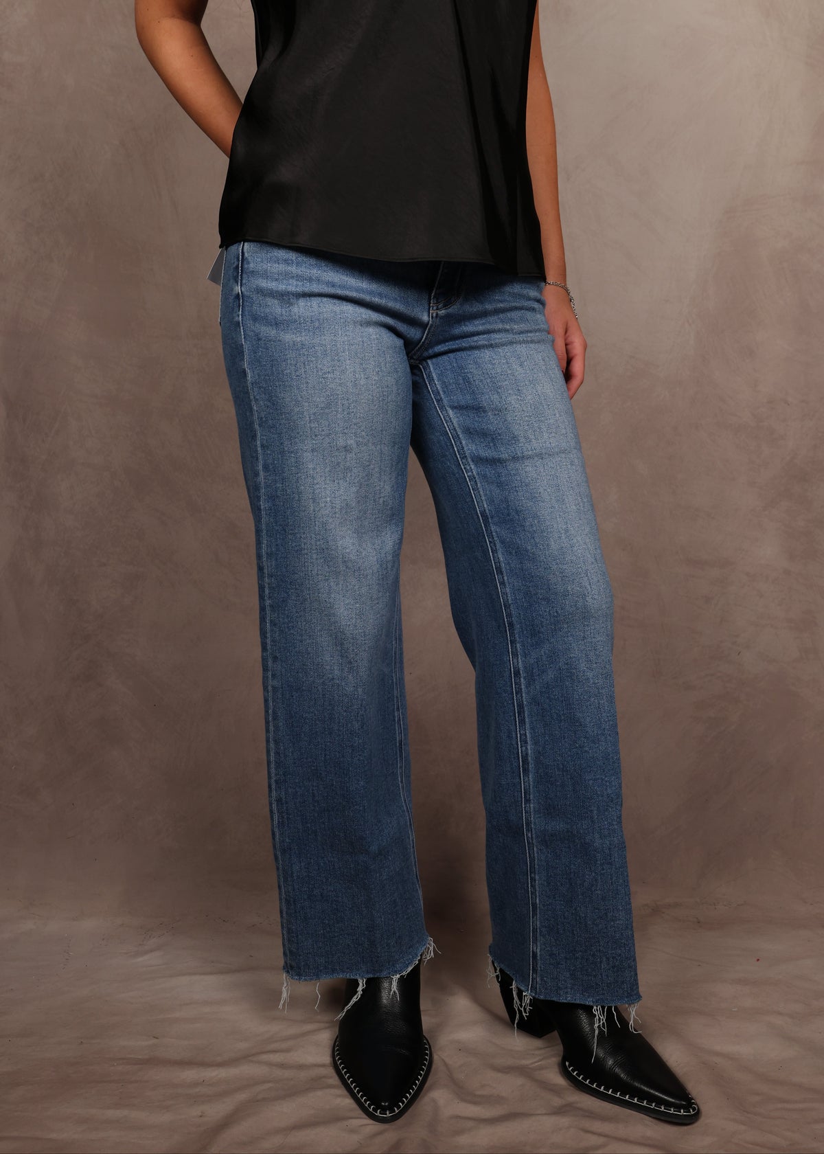 Sloane Raw Hem Jeans