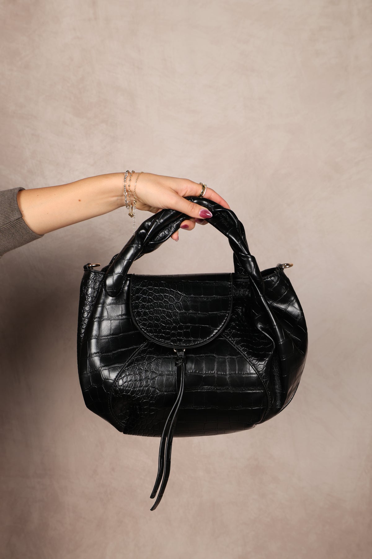 AMAYA SATCHEL