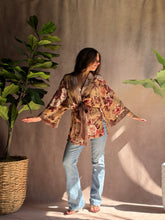 Load image into Gallery viewer, Falling For You Kimono
