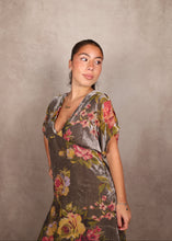 Load image into Gallery viewer, Vivienne Velvet Maxi Dress
