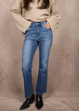 Load image into Gallery viewer, FLYING MONKEY Raw Hem Ankle Jeans
