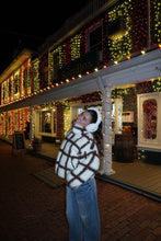 Load image into Gallery viewer, Gingerbread Puffer
