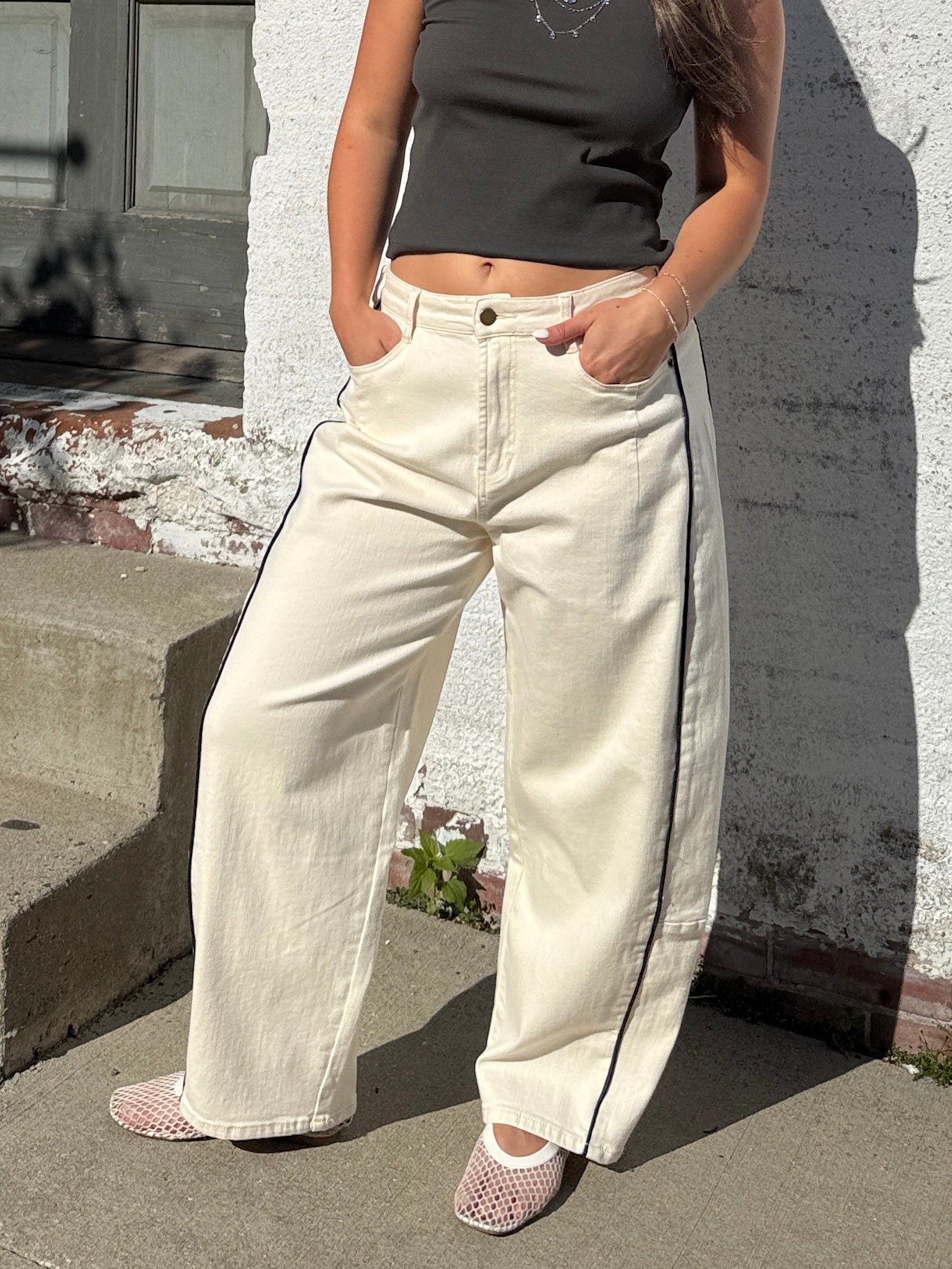 Downtown Girl Barrel Jeans