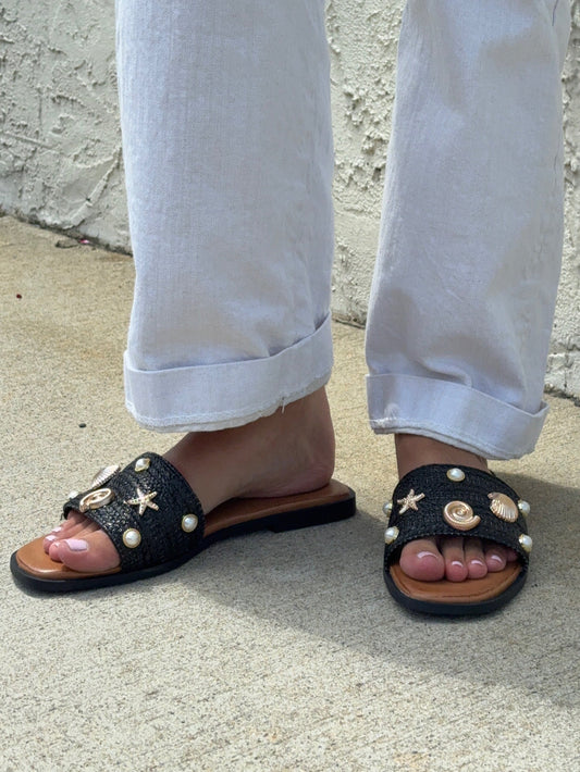 SONIO Seashell Sandals