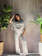 Load image into Gallery viewer, Urbana Poncho
