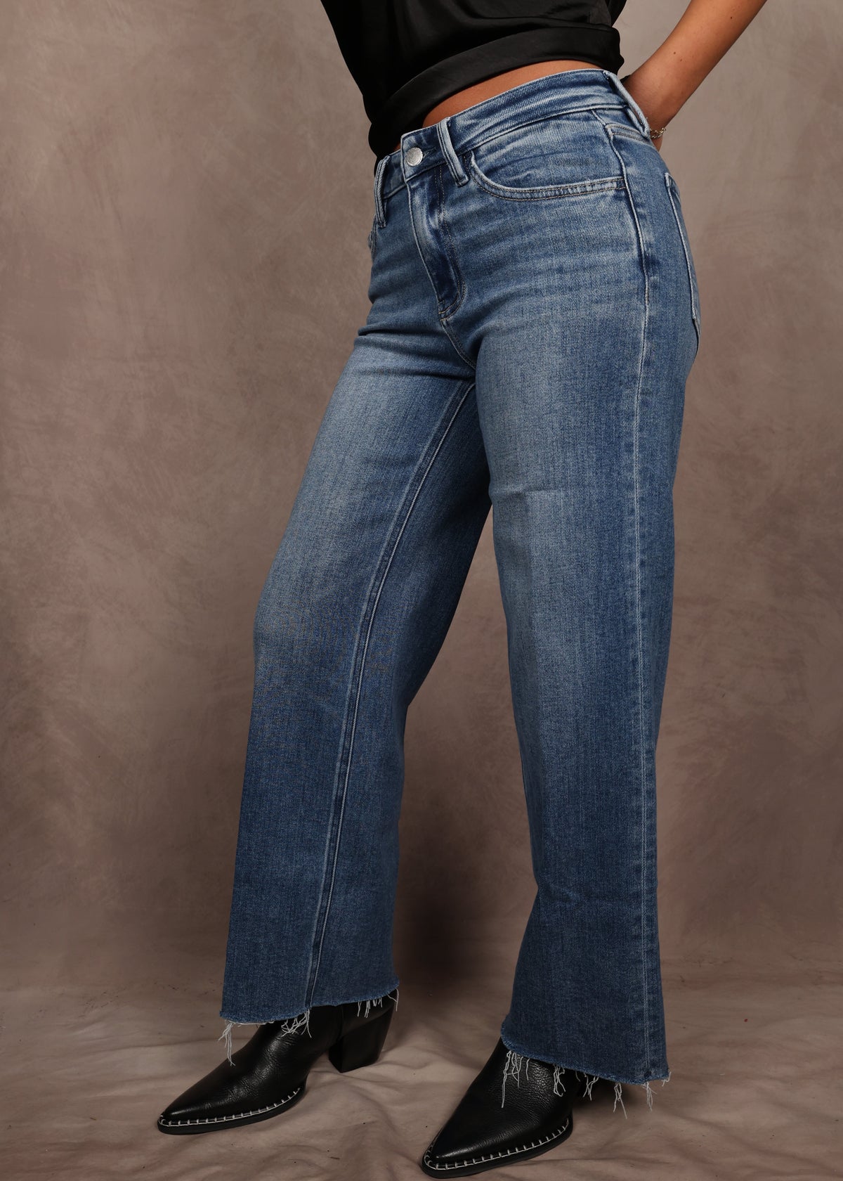 Sloane Raw Hem Jeans