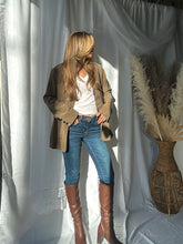 Load image into Gallery viewer, Call Me Back Skinny Jean
