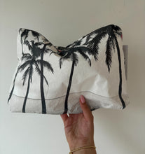 Load image into Gallery viewer, Kalapana Mid Splash Proof Bag
