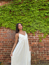 Load image into Gallery viewer, Listen To The Waves Dress
