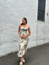 Load image into Gallery viewer, Palm Poetry Dress
