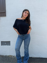 Load image into Gallery viewer, Hidden Medium Wash Flare Jean

