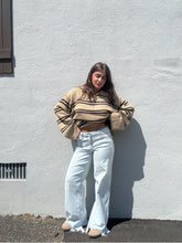 Load image into Gallery viewer, Hidden Super Light Mid Rise Denim
