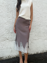 Load image into Gallery viewer, Autumn Love Story Skirt
